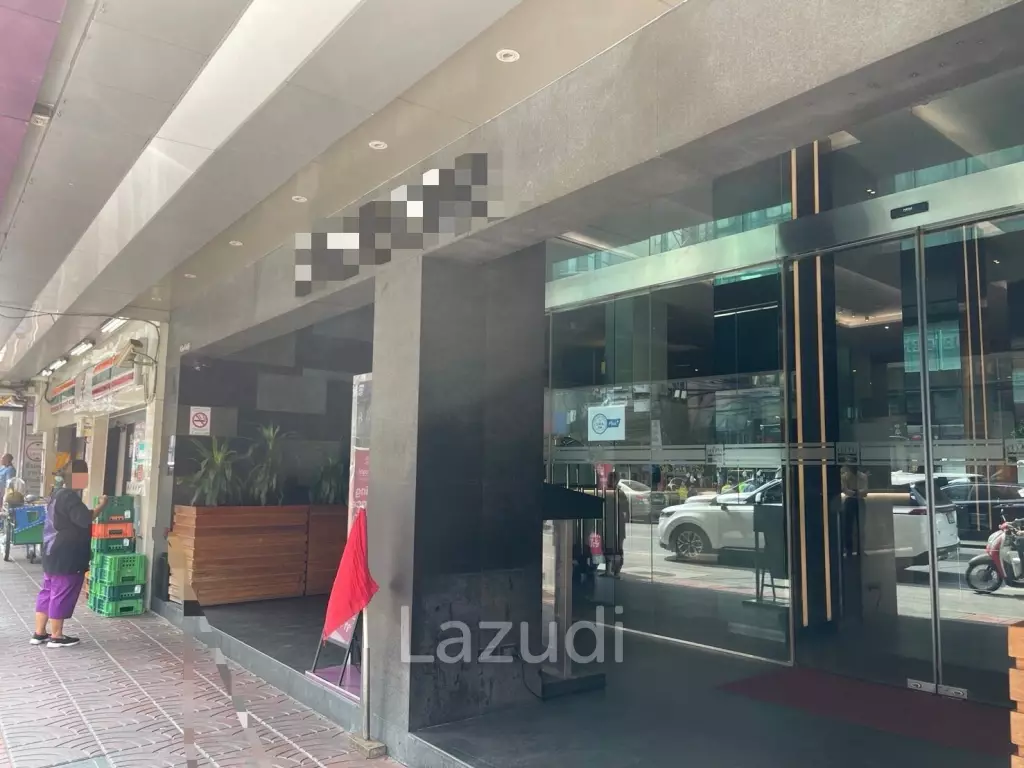 Ultra Luxury Restaurant and Bar in Samphanthawong, Bangkok