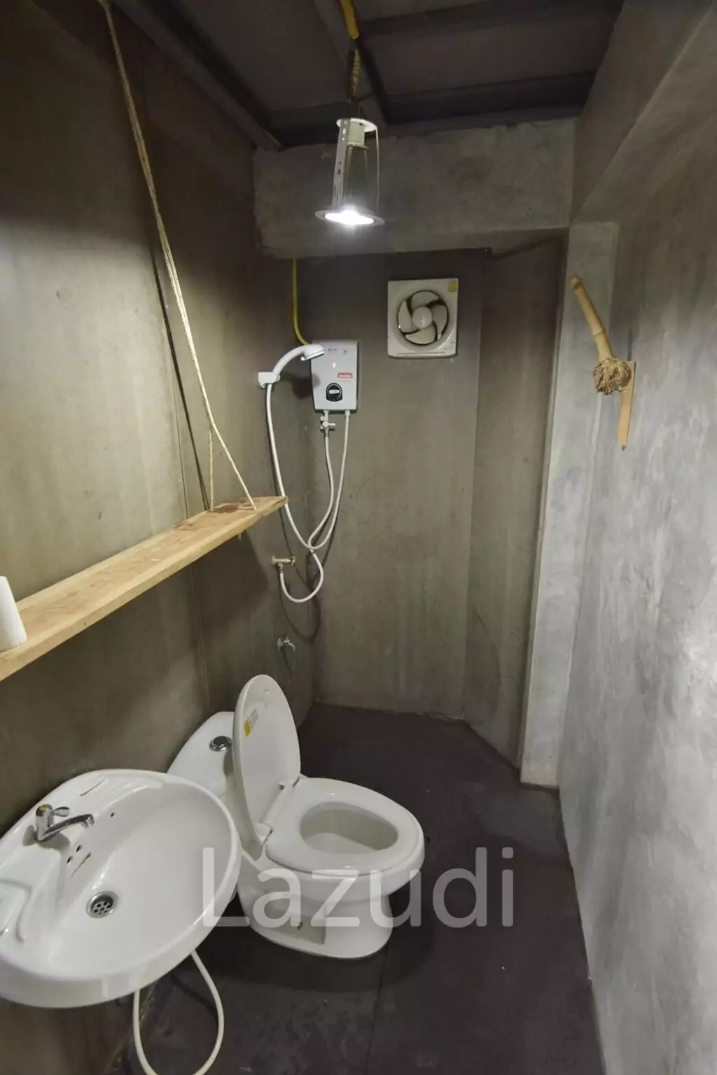 6-Bedroom With 2 Houses For Sale in Mae Sao, Chiang Mai