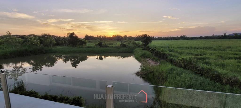 Luxury Lakeside Pool Villa, 4 Bedrooms, 4 Bathrooms