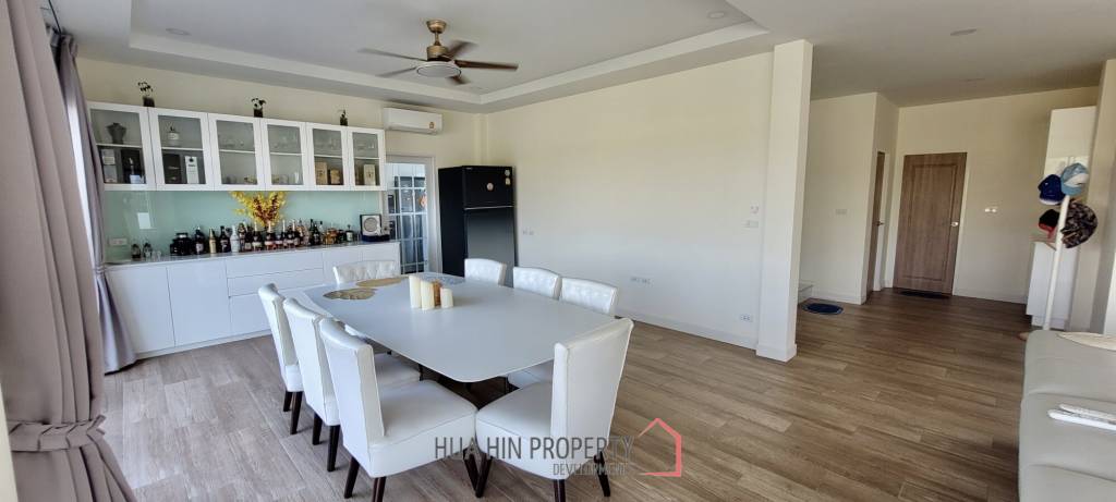 Luxury Lakeside Pool Villa, 4 Bedrooms, 4 Bathrooms