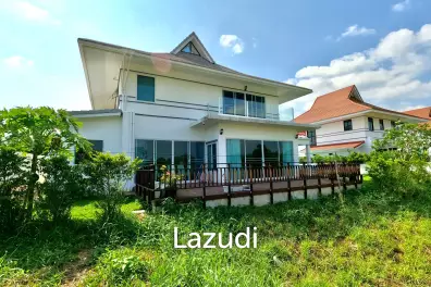 Luxury Lakeside Pool Villa, 4 Bedrooms, 4 Bathrooms