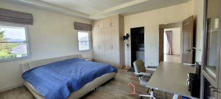 Luxury Lakeside Pool Villa, 4 Bedrooms, 4 Bathrooms