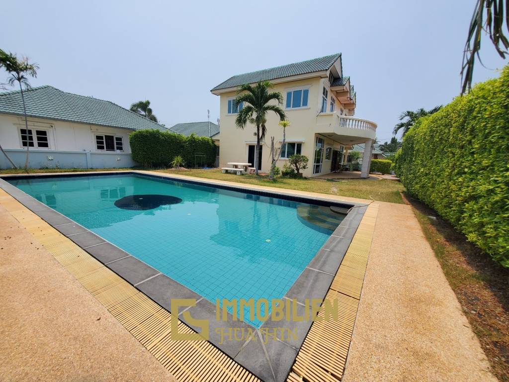 Tropical Hills : 2 storey 4 bed pool villa Soi 6