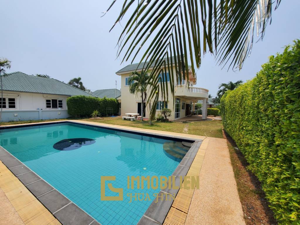 Tropical Hills : 2 storey 4 bed pool villa Soi 6