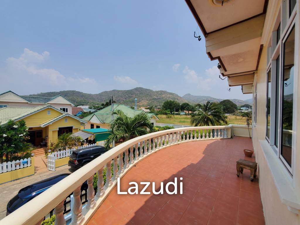 Tropical Hills : 2 storey 4 bed pool villa Soi 6