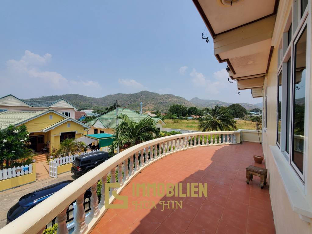 Tropical Hills : 2 storey 4 bed pool villa Soi 6