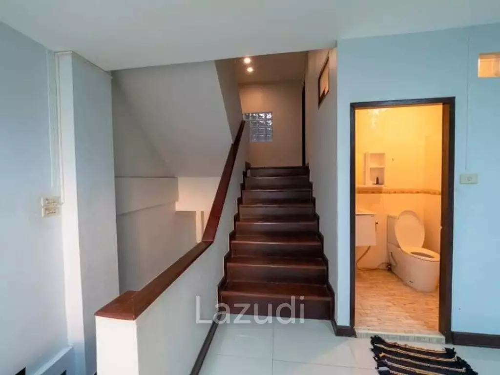 Luxury Home Office for rent in Phrakhanong