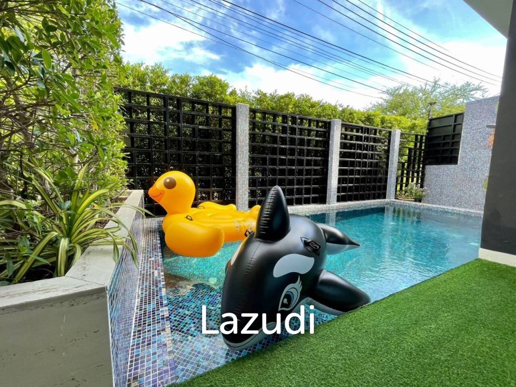 5 Beds 4 Baths 550 SQ.M. Villa in Thepprasit