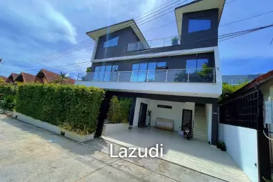 5 Beds 4 Baths 550 SQ.M. Villa in Thepprasit