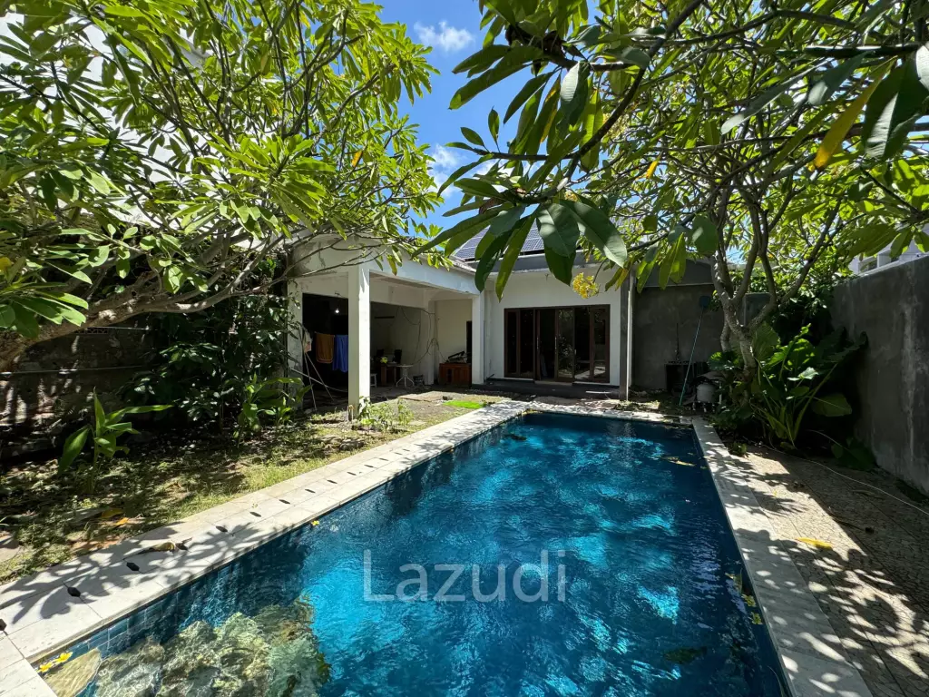 RENOVATABLE VILLA WITH AMPLE SPACE AND MODERN POTENTIAL