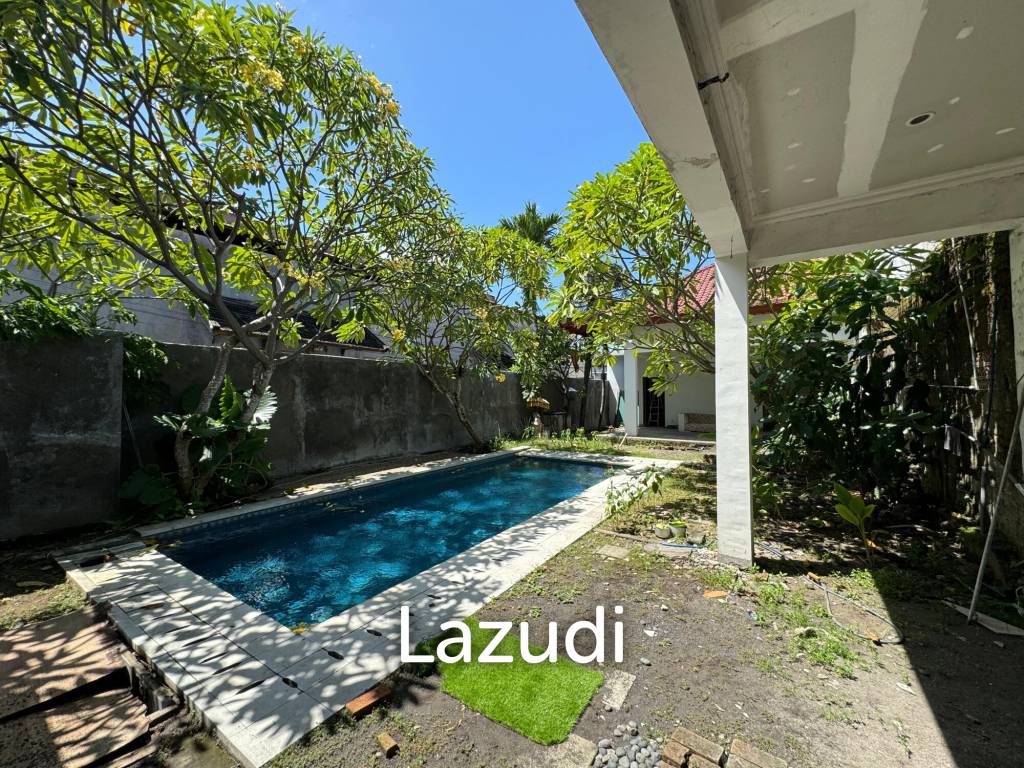 RENOVATABLE VILLA WITH AMPLE SPACE AND MODERN POTENTIAL