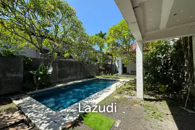 RENOVATABLE VILLA WITH AMPLE SPACE AND MODERN POTENTIAL