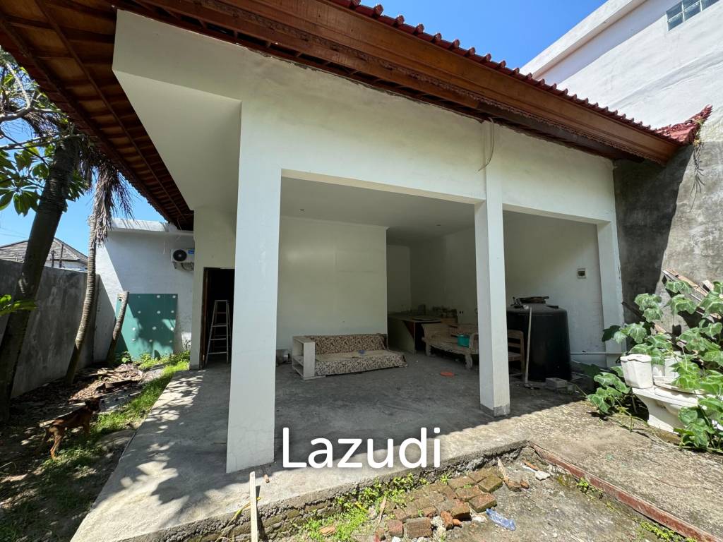 RENOVATABLE VILLA WITH AMPLE SPACE AND MODERN POTENTIAL