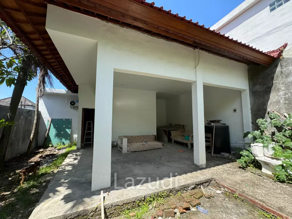 RENOVATABLE VILLA WITH AMPLE SPACE AND MODERN POTENTIAL