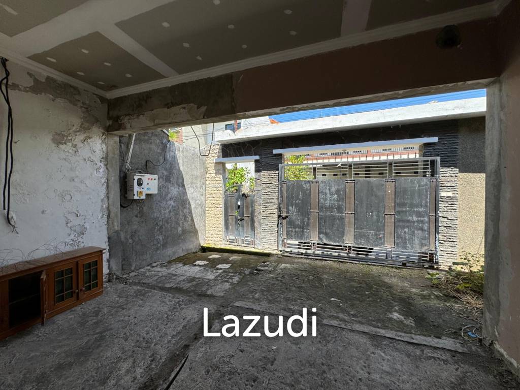 RENOVATABLE VILLA WITH AMPLE SPACE AND MODERN POTENTIAL