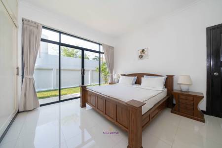 Buasawan villa 4 bedrooms near laguna