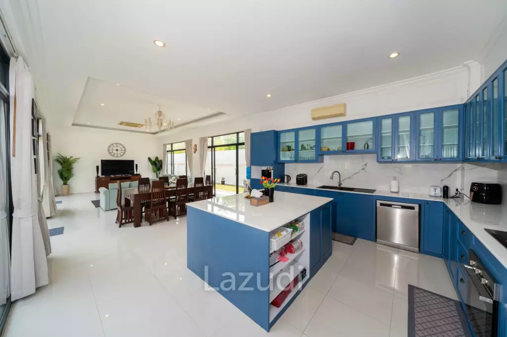 Buasawan villa 4 bedrooms near laguna