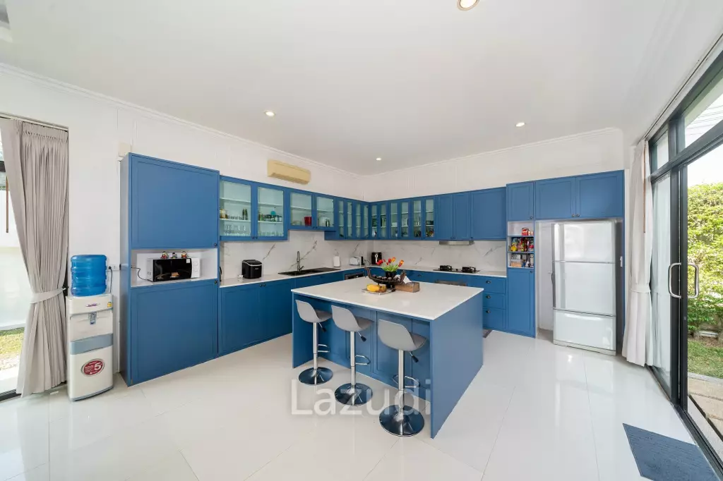 Buasawan villa 4 bedrooms near laguna