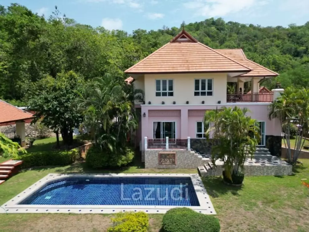 EMERALD HEIGHTS VILLAGE : 2 bed 2 storey panoramic views