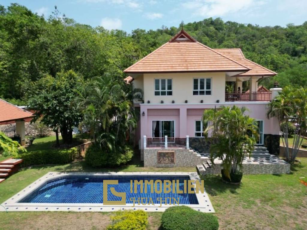 EMERALD HEIGHTS VILLAGE : 2 bed 2 storey panoramic views