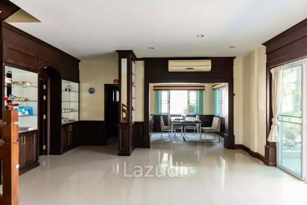 EMERALD HEIGHTS VILLAGE : 2 bed 2 storey panoramic views