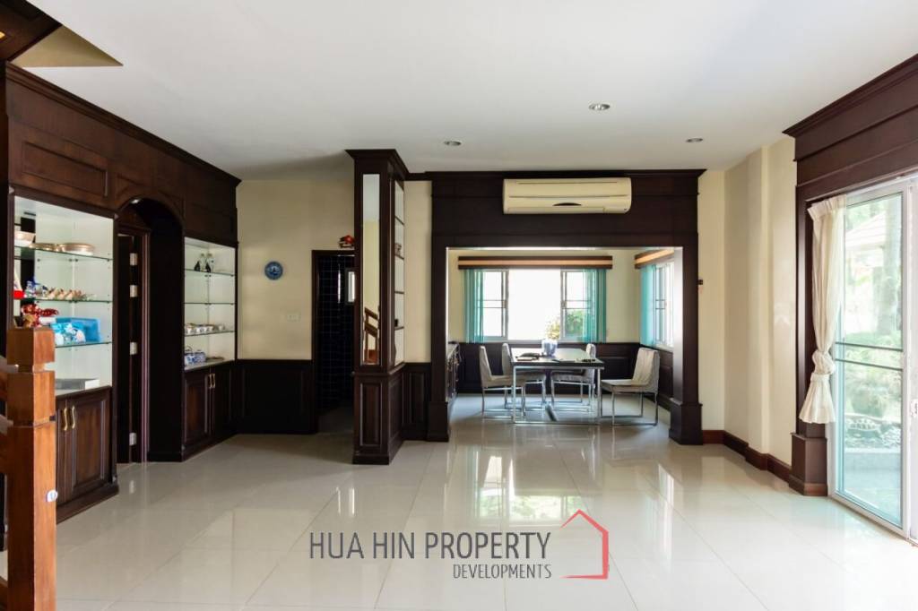 EMERALD HEIGHTS VILLAGE : 2 bed 2 storey panoramic views