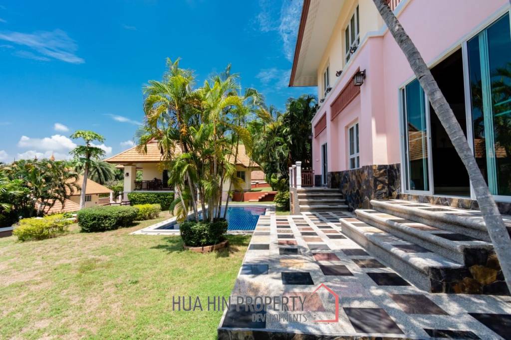 EMERALD HEIGHTS VILLAGE : 2 bed 2 storey panoramic views