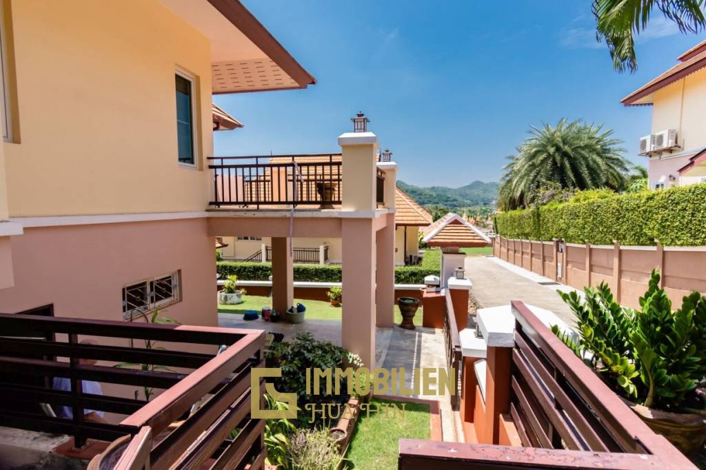 EMERALD HEIGHTS VILLAGE : 2 bed 2 storey panoramic views