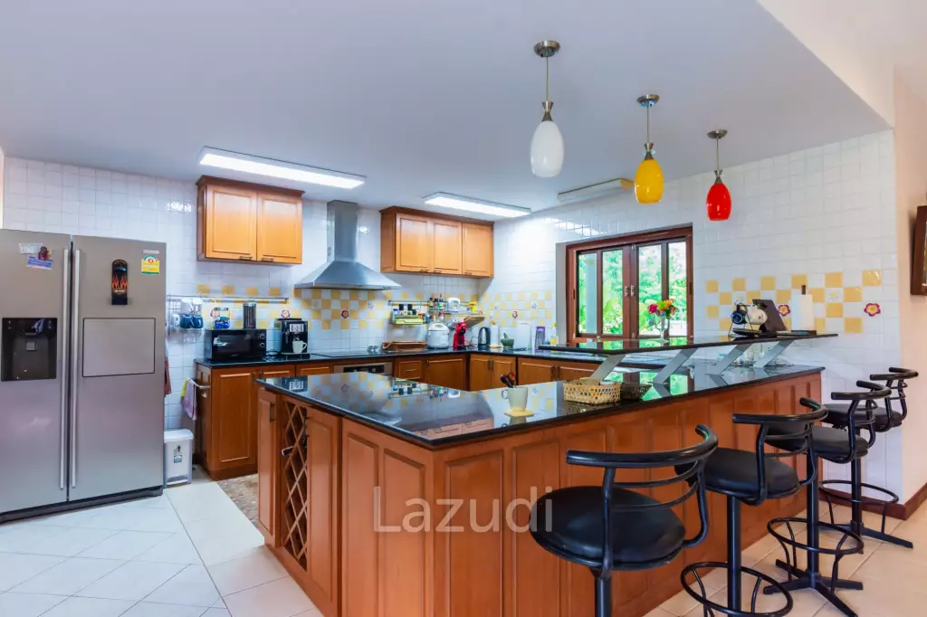 Great Price 4 Bed Pool Vila on large land plot