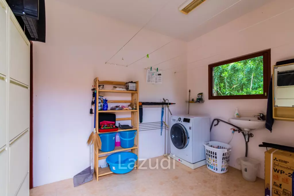 Great Price 4 Bed Pool Vila on large land plot