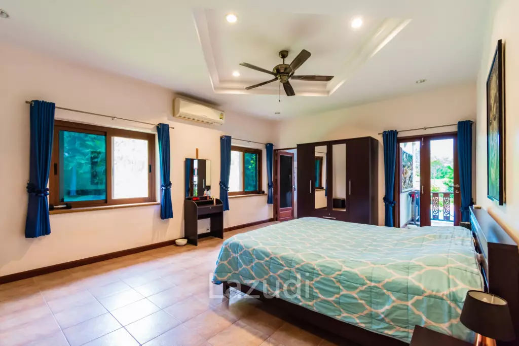 Great Price 4 Bed Pool Vila on large land plot