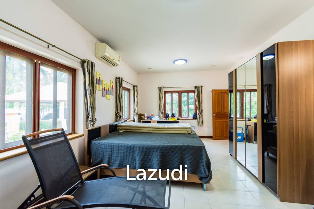 Great Price 4 Bed Pool Vila on large land plot