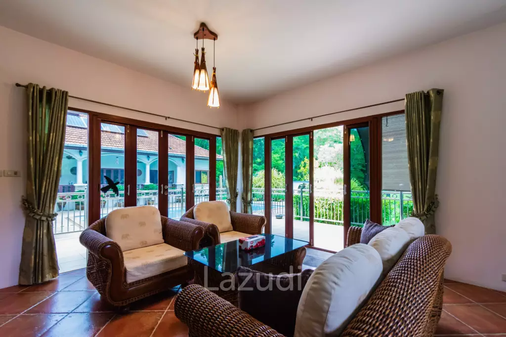 Great Price 4 Bed Pool Vila on large land plot