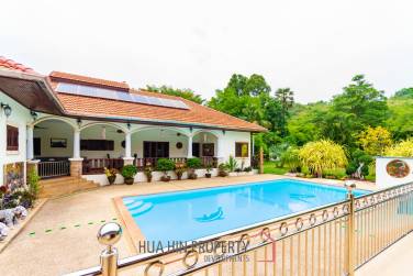 Great Price 4 Bed Pool Vila on large land plot