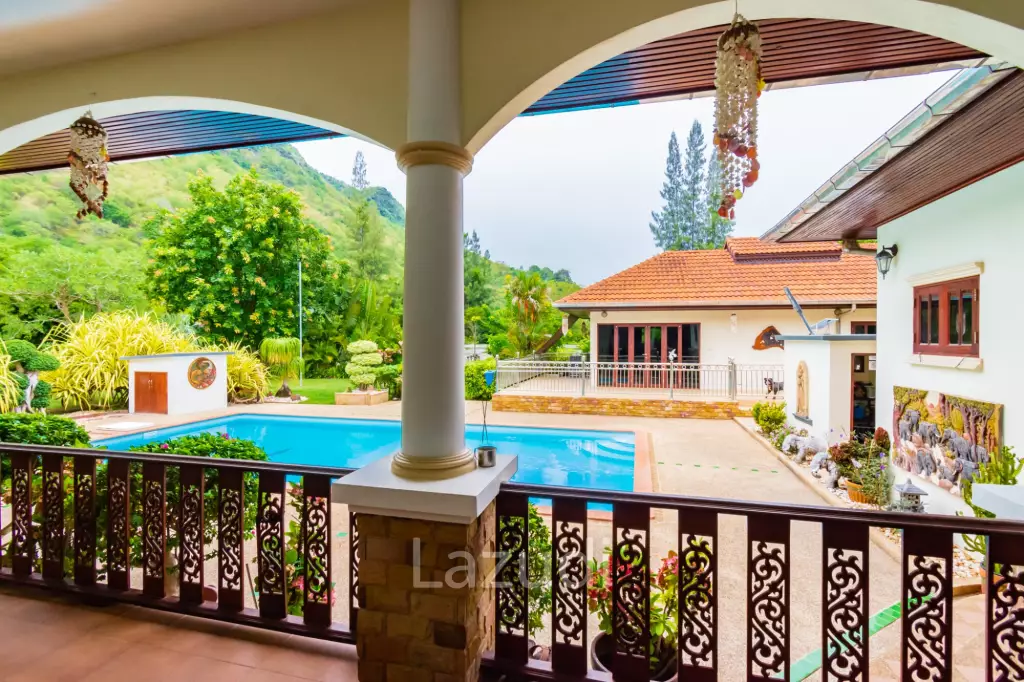 Great Price 4 Bed Pool Vila on large land plot