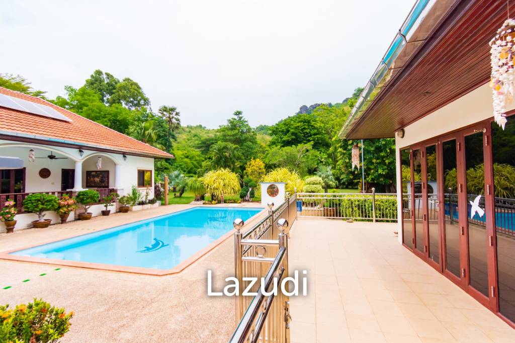 Great Price 4 Bed Pool Vila on large land plot