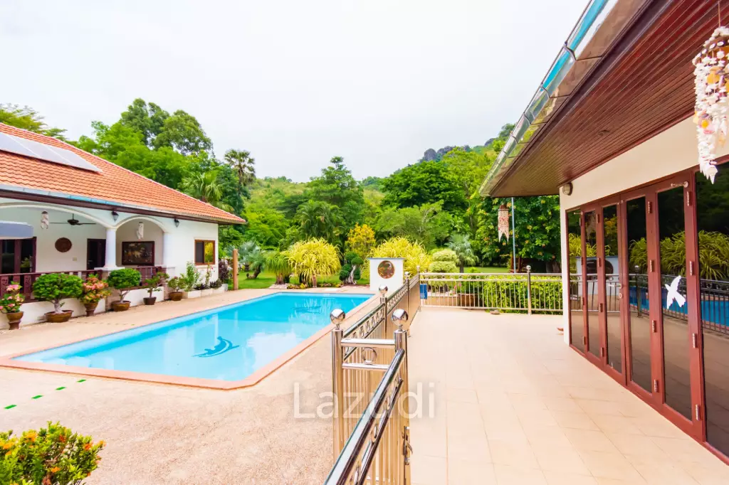 Great Price 4 Bed Pool Vila on large land plot