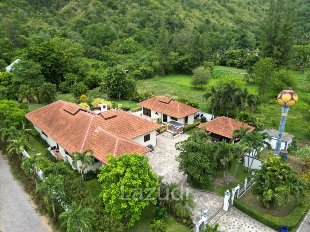Great Price 4 Bed Pool Vila on large land plot