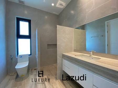 3,762 metro cuadrado 4 ` 4 Baño Villa de Venta