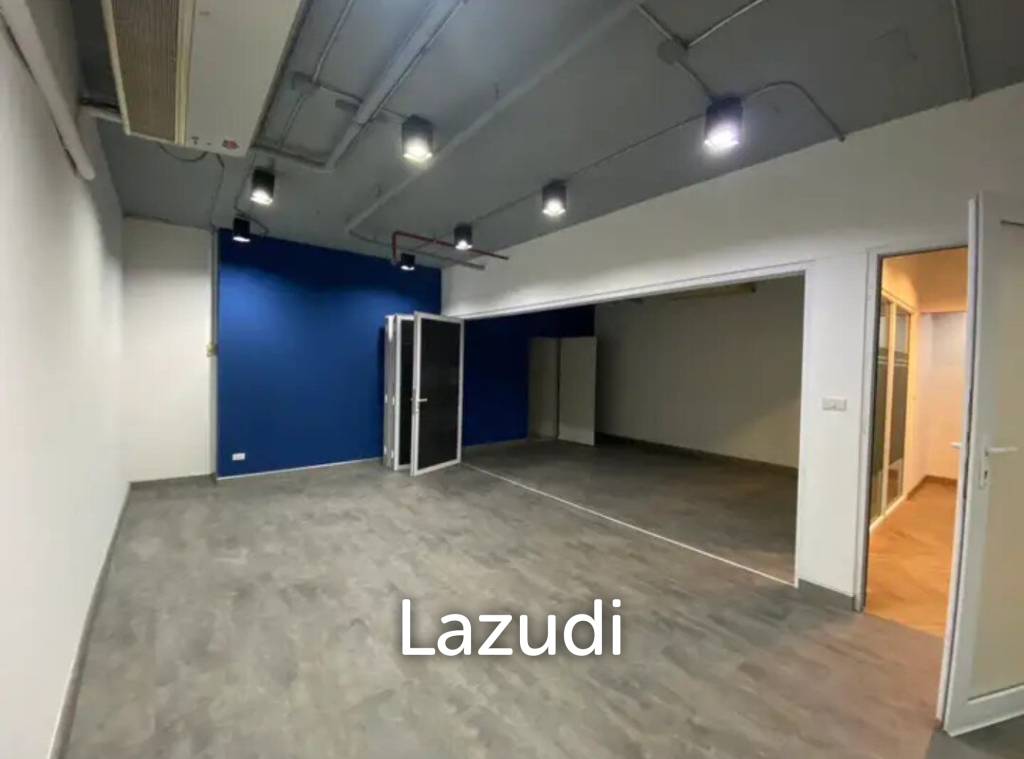 Luxury Office Space for rent in Watthana