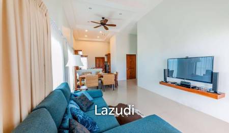 Elegant 2-Bedroom Townhouse in Choeng Thale, Phuket