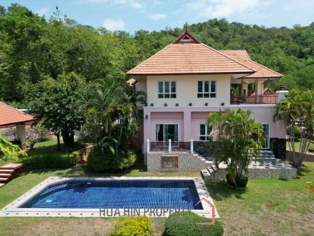 EMERALD HEIGHTS VILLAGE : 2 houses on large land plot with panoramic views