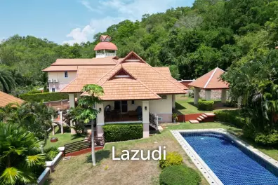 EMERALD HEIGHTS VILLAGE : 2 houses on large land plot with panoramic views