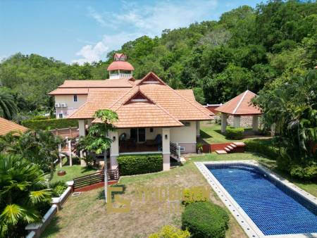 EMERALD HEIGHTS VILLAGE : 2 houses on large land plot with panoramic views