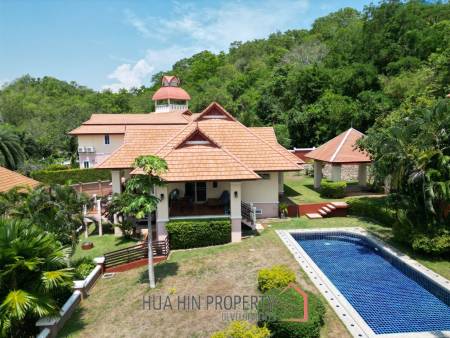 EMERALD HEIGHTS VILLAGE : 2 houses on large land plot with panoramic views
