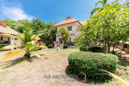 EMERALD HEIGHTS VILLAGE : 2 houses on large land plot with panoramic views
