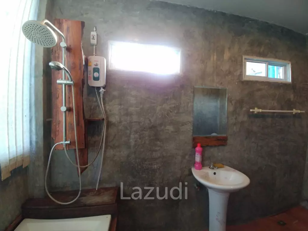House with stunning views next to Happy City golf course