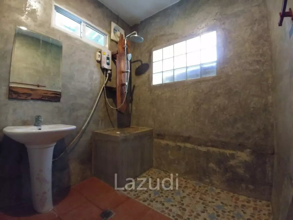 House with stunning views next to Happy City golf course
