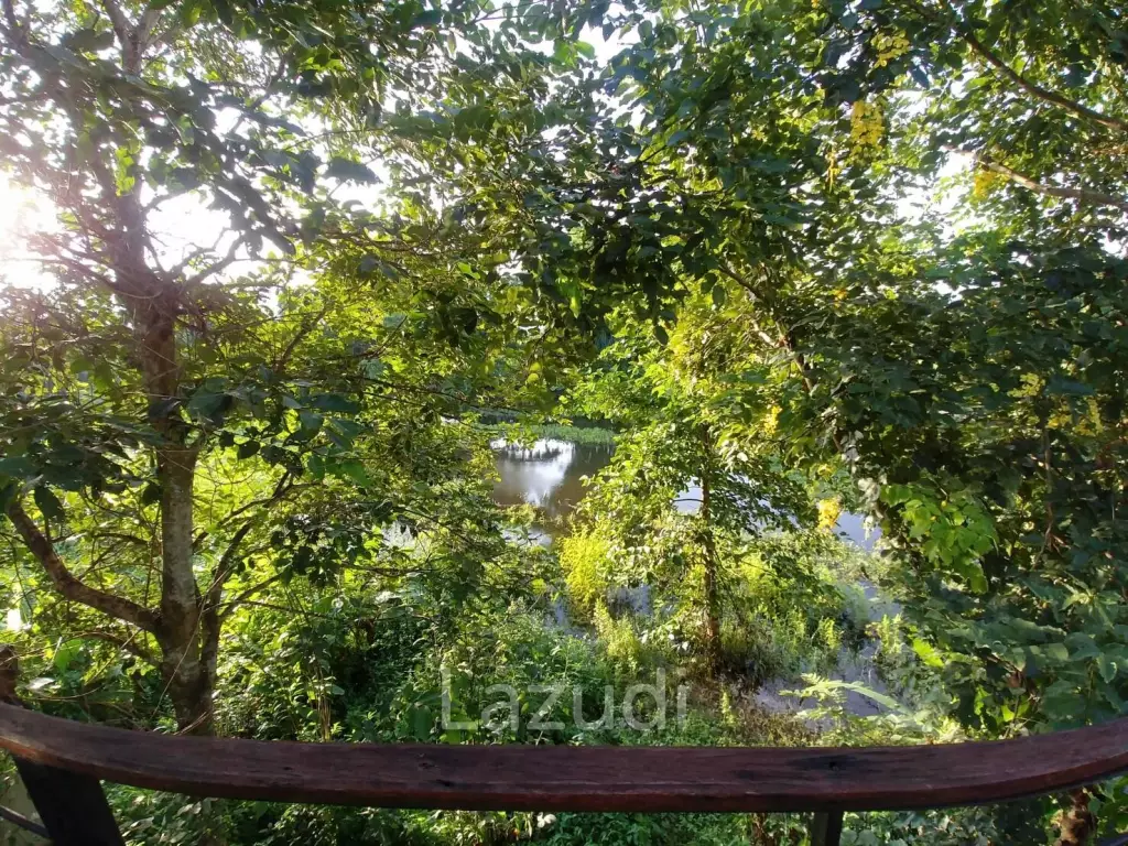 House with stunning views next to Happy City golf course
