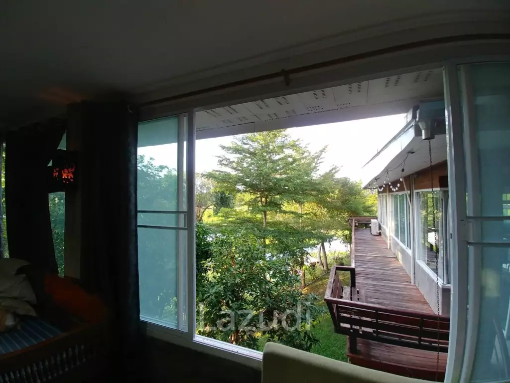 House with stunning views next to Happy City golf course